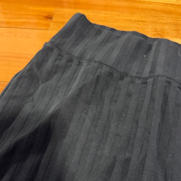 Aerie Black Mini Skirt - Picture 3 of 3